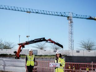 Ayuso culpa a alcaldes socialistas del retraso en la entrega de pisos del Plan Vive de la Comunidad
