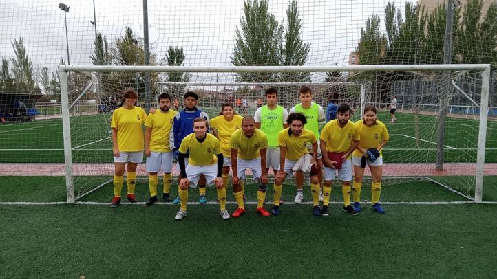 Equipo de fútbol mixto Dinamo de Mayrit. C.D.