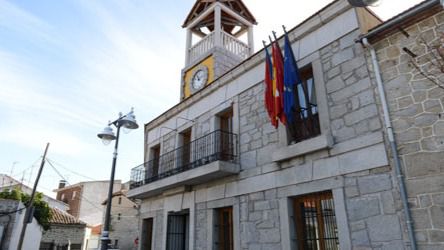 El alcalde de Moralzarzal y la exedil de Urbanismo se enfrentan a 13 años de inhabilitación