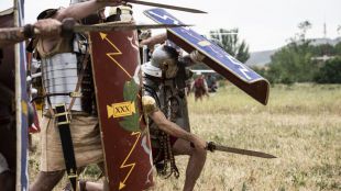 Gladiadores y desfiles militares: la época romana cobra vida en Alcalá de Henares
