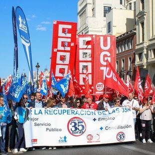 Marcha de funcionarios por la jornada de 35 horas
