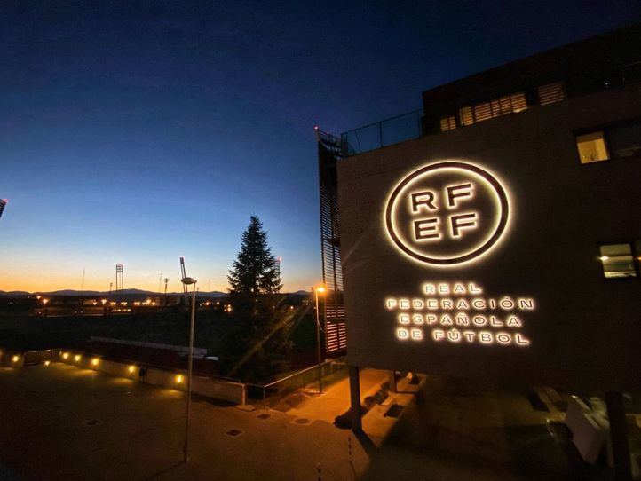 La RFEF pide 'medidas más contundentes' por los gritos racistas a Vinicius