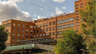 El Clínico San Carlos consigue reducir en un 80% los temblores asociados al Párkinson