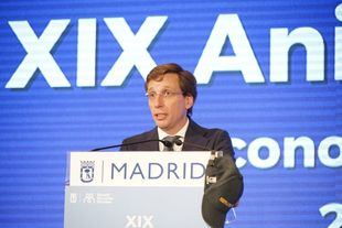 Almeida se compromete a retomar "de inmediato" el soterramiento de la A5