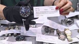 Madrid subasta 'online' más de 1.000 lotes de objetos perdidos