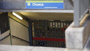 Un perro se cuela en las vías de la L5 de Metro
