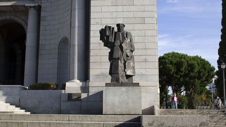 Estatua de Indalecio Prieto en Nuevos Ministerios.