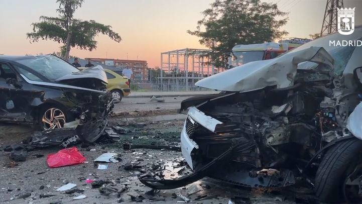 Un coche embiste a otro y mata al ocupante mientras huía de la Policía.