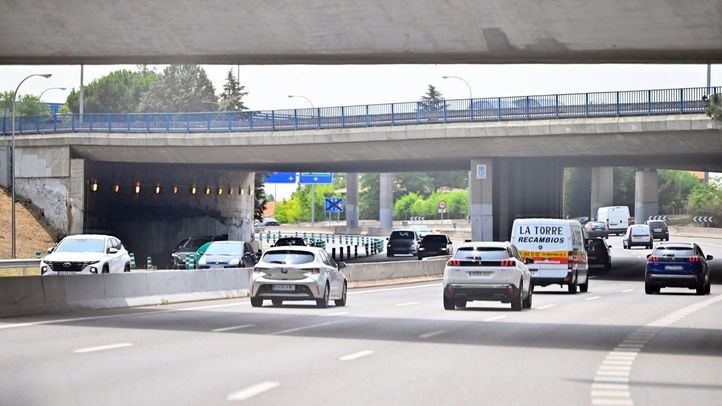 Puente de la avenida Padre Huidobro (A-6) sobre la M-30 en el Nudo de Puerta de Hierro.