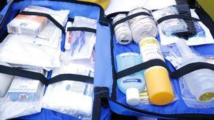 Esto es lo que debe incluir un botiquín de viaje en verano