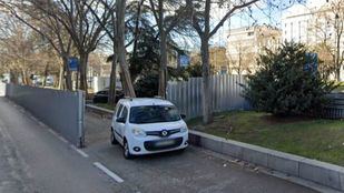 Cortado al tráfico el lateral del paseo de Recoletos en dirección a Colón