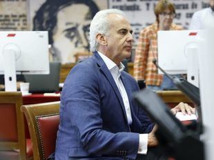 Ruiz Escudero, primer senador en presentar las credenciales en el Senado