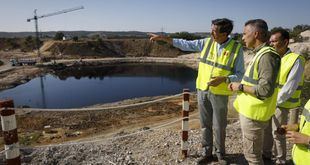 El consejero Carlos Novillo en las lagunas de Arganda