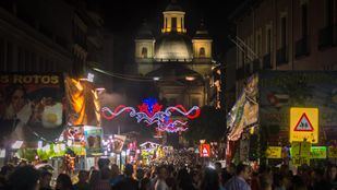 Día grande en las fiestas de La Paloma: chotis, música y ofrenda