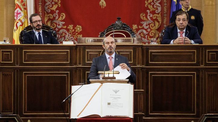 El nuevo presidente del Senado, Pedro Rollán, tras acatar el cargo durante de la Sesión Constitutiva, en el hemiciclo de la Cámara Alta