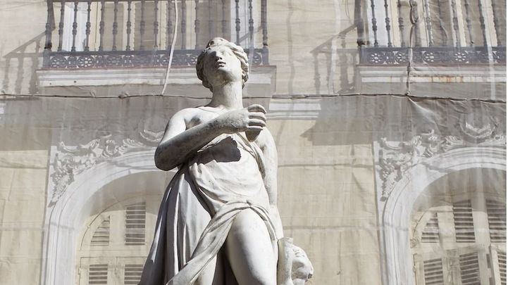 La estatua de la Mariblanca, trasladada a su nueva ubicación en la Puerta del Sol