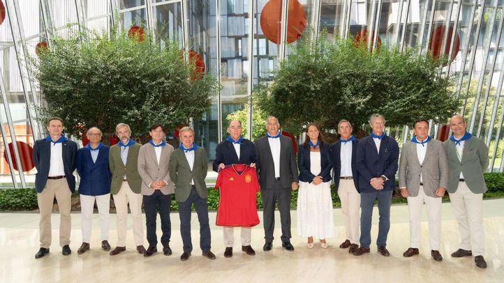 El presidente de la multinacional ha felicitado a la Selección Femenina de Fútbol y, además, ha mandado un mensaje de condolencia a la jugadora Olga Carmona, por el fallecimiento de su padre