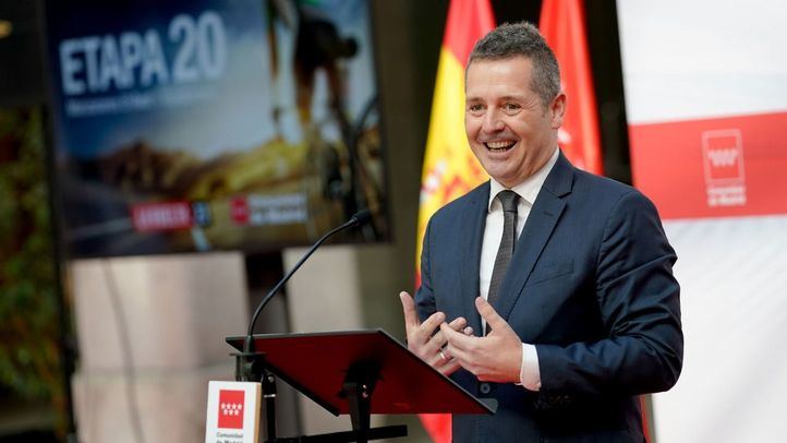 Mariano de Paco Serrano, consejero de Cultura, Turismo y Deporte, durante la presentación de la 20ª etapa de la 78ª edición de la Vuelta Ciclista a España