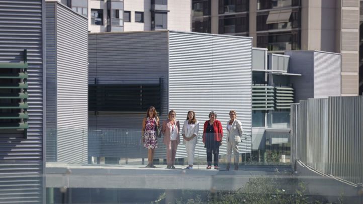 La consejera de Sanidad de la Comunidad de Madrid, Fátima Matute, en el centro de salud de Las Tablas