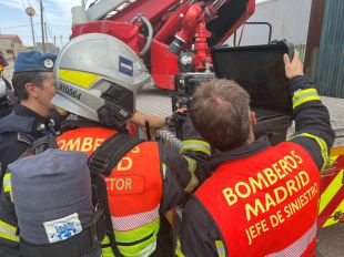 Arde el patio interior de una nave en la Cañada Real