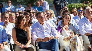 Ayuso invita a Feijóo a “estudiar todas las posibilidades” para evitar el “frente antitodo” de Sánchez