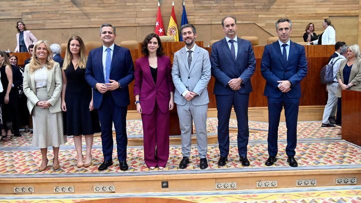 Isabel Díaz Ayuso junto a algunos de sus consejeros durante su investidura en la Asamblea de Madrid