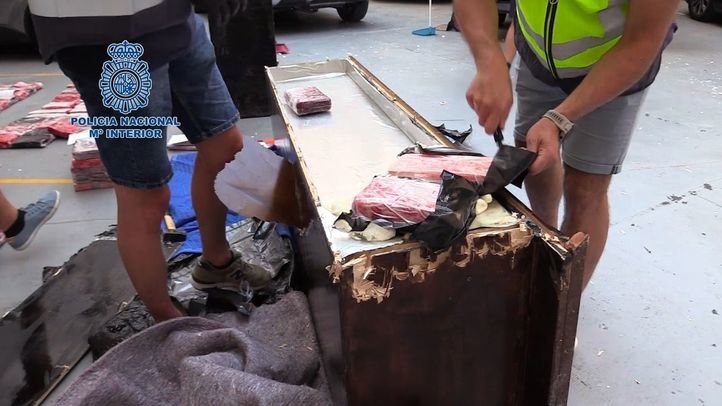 uno de los muebles que camuflaba la cocaína