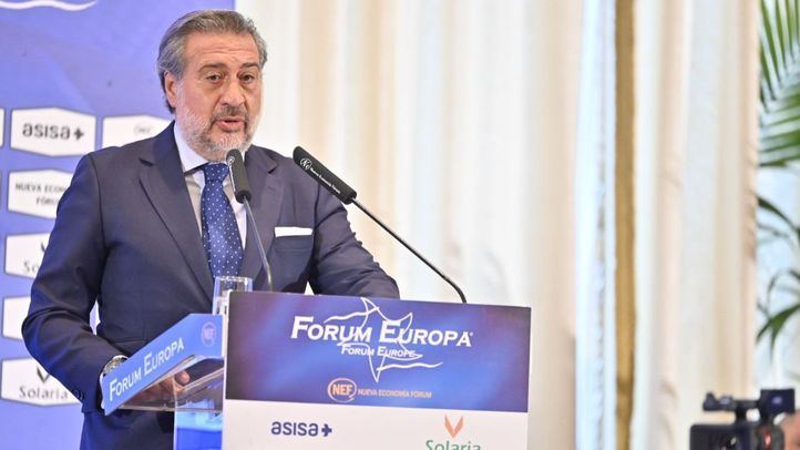 El presidente de la Cámara de Comercio e Industria de Madrid, Ángel Asensio, interviene en un desayuno informativo de Fórum Europa
