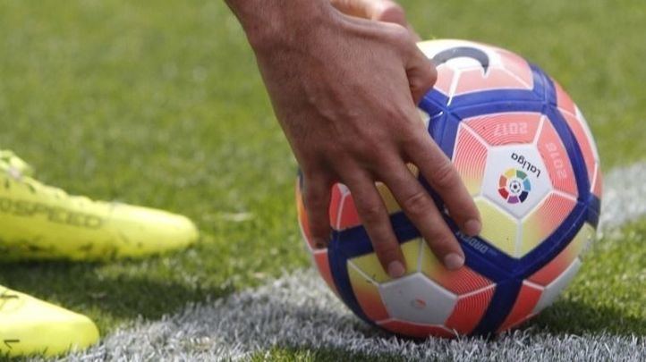 Foto de archivo de un balón de fútbol