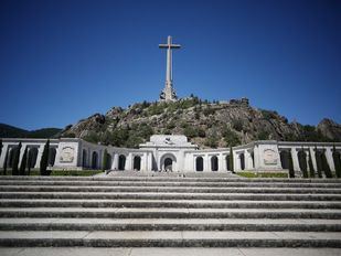 Un juez anula la licencia de obras para la exhumación de las criptas de Cuelgamuros