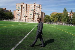Nuevo campo de fútbol en el distrito de Latina