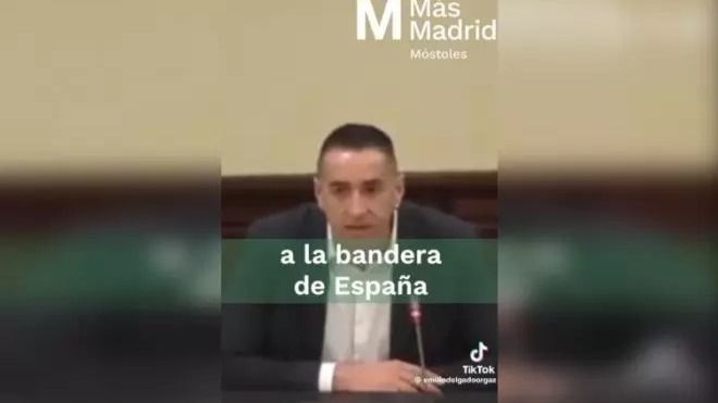 La respuesta viral de un edil al plan de Vox de fijar 'un punto de homenaje a la bandera' en Móstoles