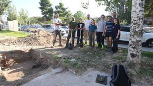El equipo que trabaja en la excavación en la calle de Peironcely