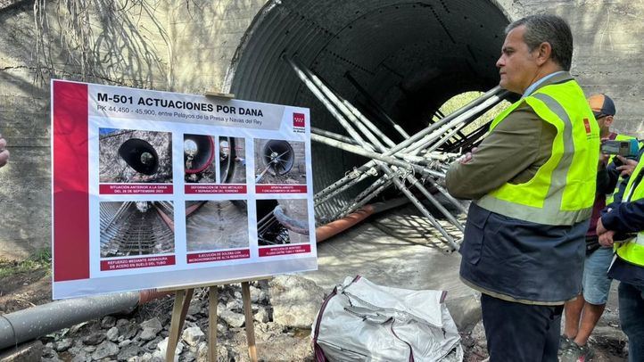 El consejero de Vivienda, Transportes e Infraestructuras, Jorge Rodrigo, visita las obras