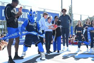 Inauguración de las dos pistas de baloncesto ubicadas en la Instalación Básica Deportiva (IDB)
