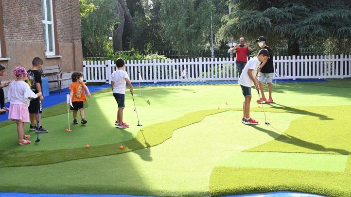 Jon Rahm inaugura ‘El Jardín del Golf’ en el Hospital Niño Jesús