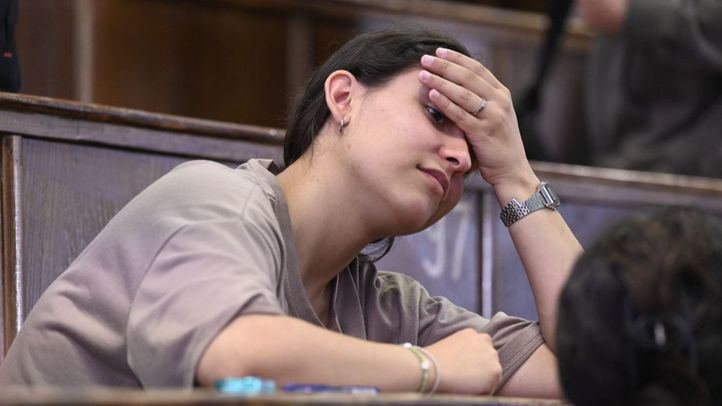 Alumna esperando al comienzo de un examen de la EBAU