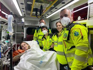 Una mujer da a luz en el interior de un VTC