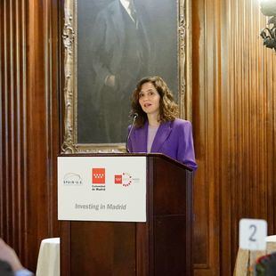 La presidenta 'vende' en Nueva York la deducción fiscal para inversores extranjeros