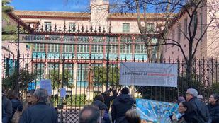 Concentración vecinal en defensa del Instituto Homeopático