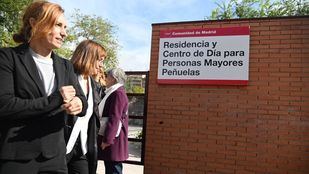 Visita de Mónica García a la residencia de Peñuelas