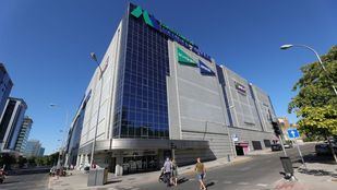 Edificio de El Corte Inglés Méndez Álvaro en el distrito de Arganzuela