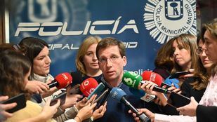 Almeida pregunta a Sánchez por la condonación de deuda: "¿Cómo nos compensará a nosotros?"
