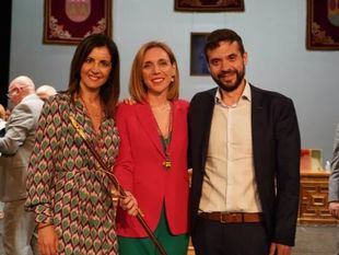Trinidad Castillo (Más Madrid Alcorcón), Candelaria Testa (alcaldesa de Alcorcón, PSOE) y Jesús Santos (Ganar Alcorcón), equipo de Gobierno de Alcorcón