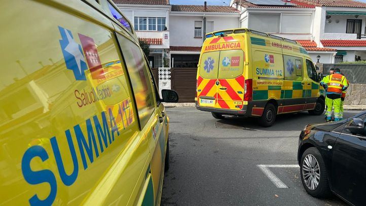 Una mujer, herida tras caer desde cinco metros cuando realizaba trabajos de reparación en el tejado de su casa