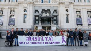 Cibeles condena el último asesinato de una mujer por violencia de género en Getafe con un minuto de silencio