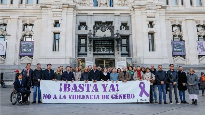 Cibeles condena el último asesinato de una mujer por violencia de género en Getafe con un minuto de silencio