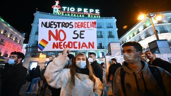 Concentración contra la derogación de los derechos LGTBI+