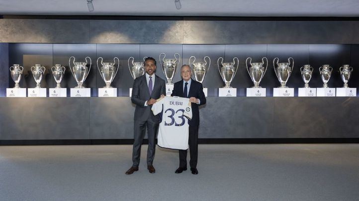 El director ejecutivo de Visit Dubai, Issam Kazim, y el presidente del Real Madrid, Florentino Pérez.