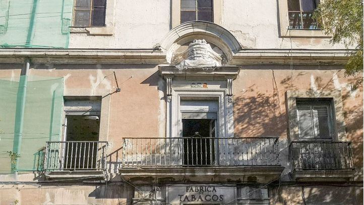 Edificio de la Tabacalera, en la calle Embajadores